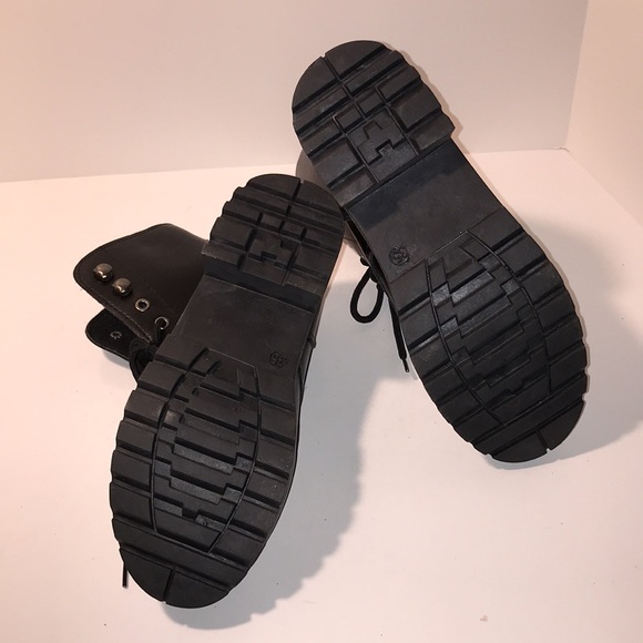 Ladies goth style stomper boots, they are unbranded, US size 4-4.5, EU-35 UK-2.5 - Picture 5 of 5